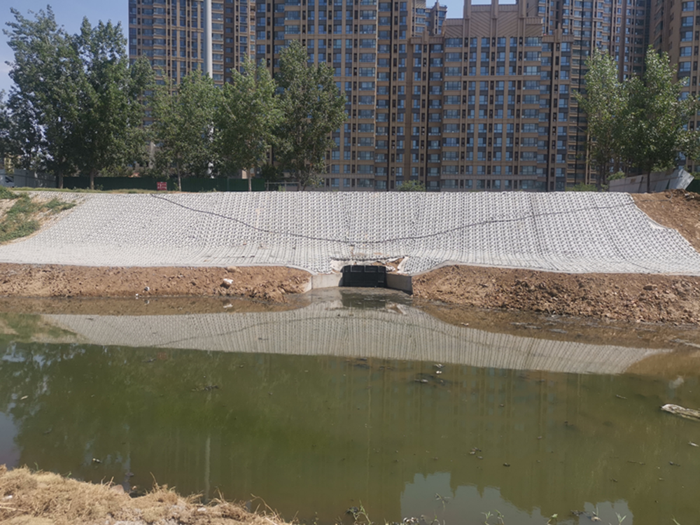 宏康路艺术小学周边排水管网改造项目暨魏河北路雨水渠入河工程顺利完工